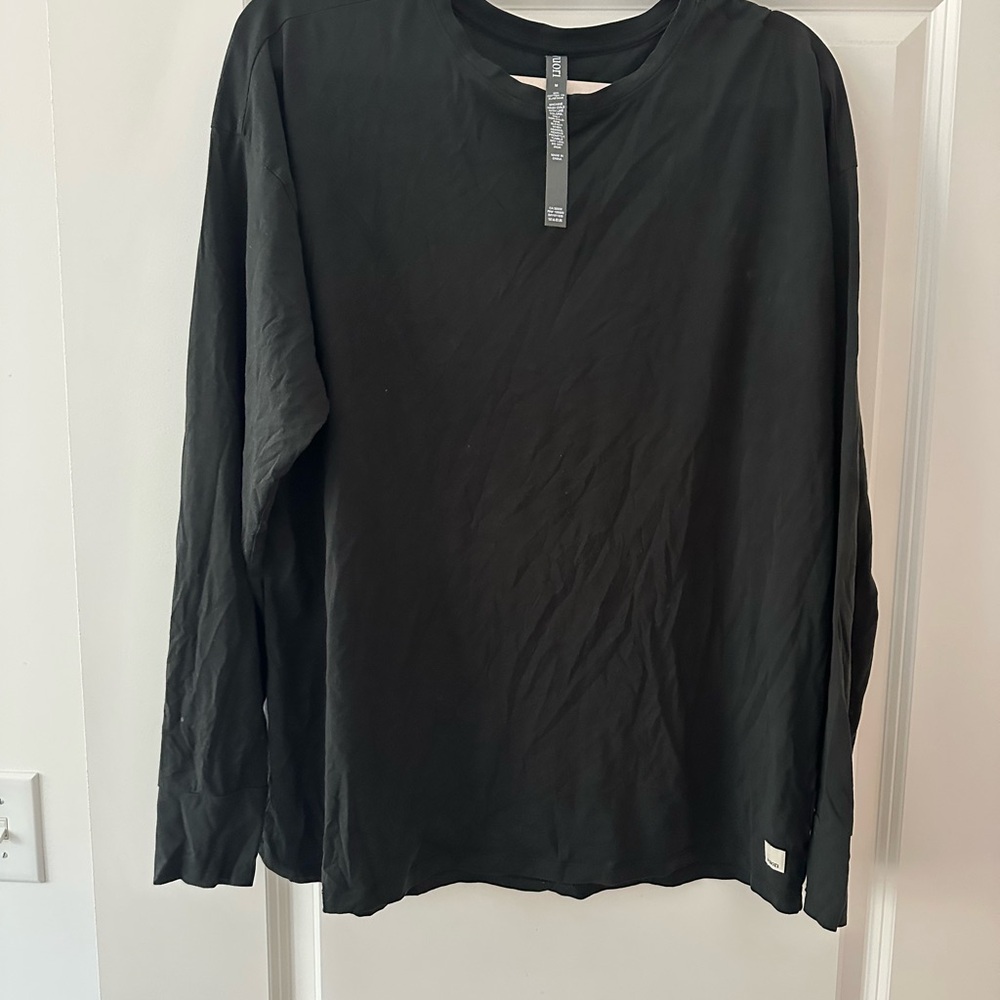 Vuori Women’s Black Long Sleeve Tee